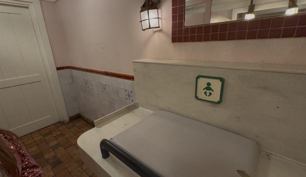 Toilettes dans le restaurant Colonel Hathi's Outpost 